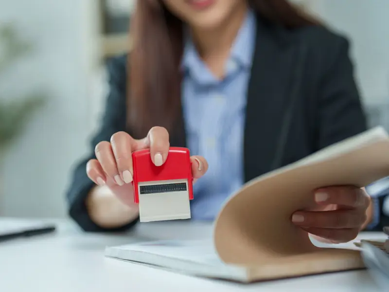 Commissioner of Oath stamping documents
